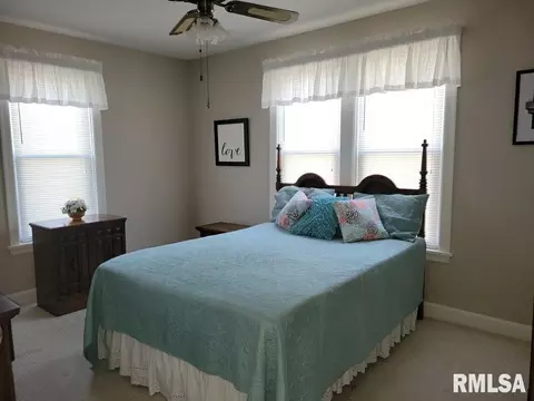 422 S Perrine St, Centralia, IL 62801 photo 9