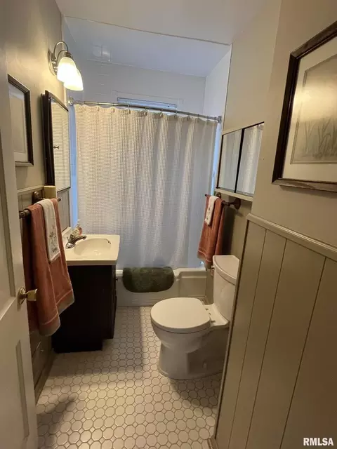 422 S Perrine St, Centralia, IL 62801 photo 12
