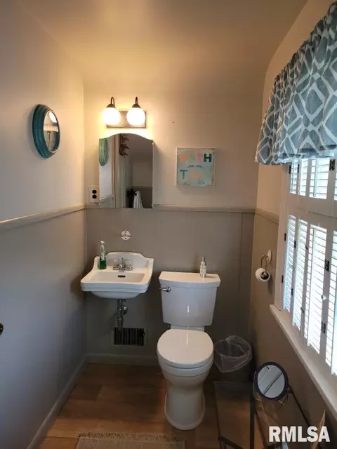 422 S Perrine St, Centralia, IL 62801 photo 16