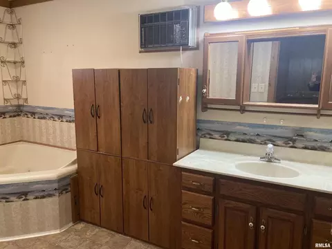 104 S 19th St, Herrin, IL 62948 photo 18