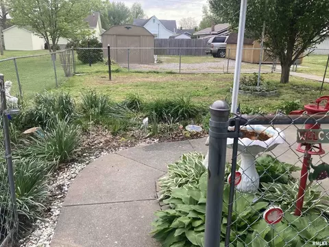 104 S 19th St, Herrin, IL 62948 photo 5