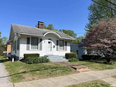 228 S 20th St, Murphysboro, IL 62966