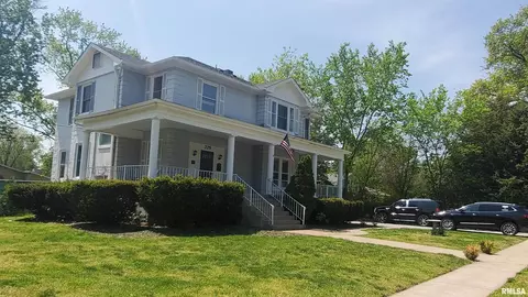229 E Perry St, Du Quoin, IL 62832
