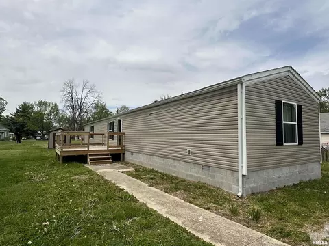 816 N Hickory St, Centralia, IL 62801