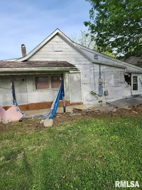 609 S 17th St, Herrin, IL 62948 photo 3