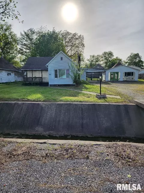 609 S 17th St, Herrin, IL 62948