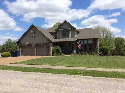 22 Kingsridge Dr, Mount Vernon, IL 62864