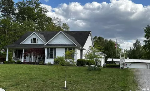 1722 Ullman Rd, Centralia, IL 62801