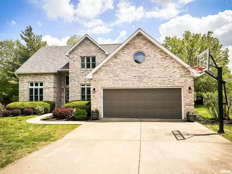 104 Mimosa Dr, Anna, IL 62906