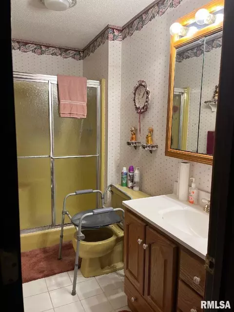 1011 E Patton Dr, Marion, IL 62959 photo 13
