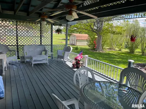 1011 E Patton Dr, Marion, IL 62959 photo 2