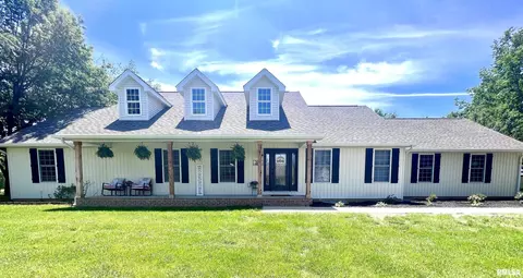 203 Earl Ct, Carterville, IL 62918