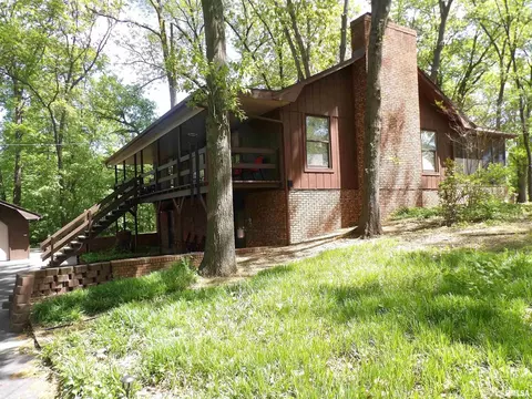 1005 E Taylor St, Benton, IL 62812 photo 3