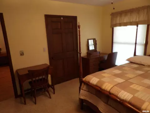 1005 E Taylor St, Benton, IL 62812 photo 26