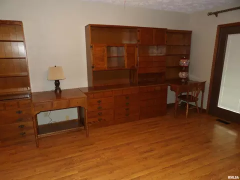 1005 E Taylor St, Benton, IL 62812 photo 29