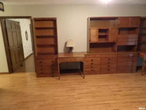 1005 E Taylor St, Benton, IL 62812 photo 28