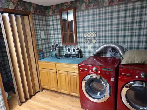1005 E Taylor St, Benton, IL 62812 photo 36