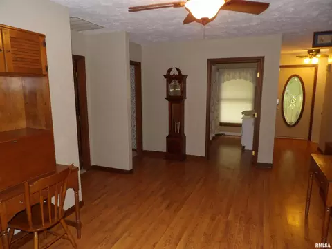 1005 E Taylor St, Benton, IL 62812 photo 30