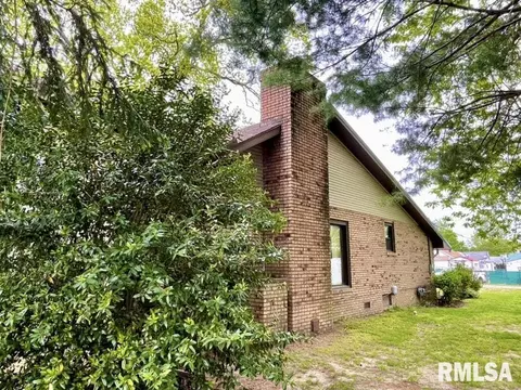 111 E 10th St, Metropolis, IL 62960 photo 2