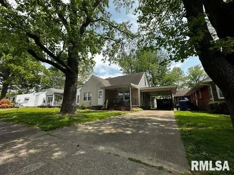623 Crebs Ave, Carmi, IL 62821 photo 3