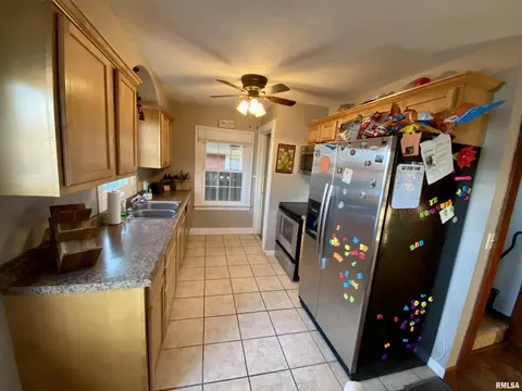 623 Crebs Ave, Carmi, IL 62821 photo 13