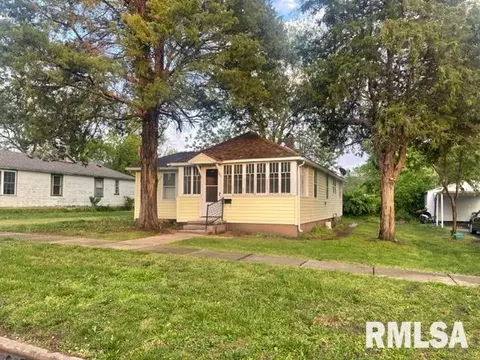 306 Orchard St, Zeigler, IL 62999