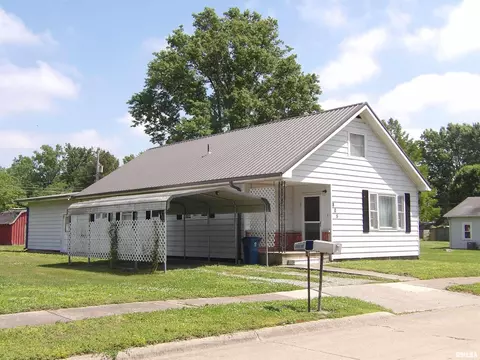 805 Mckenzie St, Benton, IL 62812 photo 3