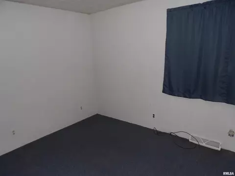 805 Mckenzie St, Benton, IL 62812 photo 17