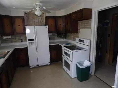 805 Mckenzie St, Benton, IL 62812 photo 10