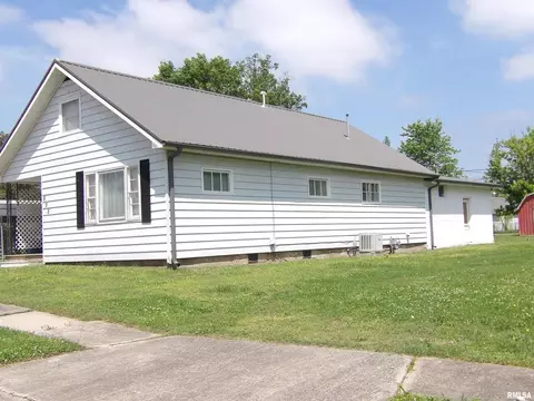 805 Mckenzie St, Benton, IL 62812 photo 5
