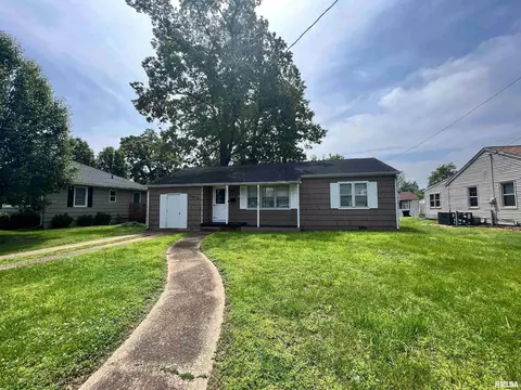 110 Oak Ln, Metropolis, IL 62960