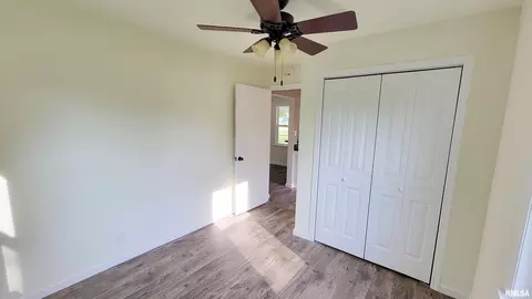 115 Meyer St, Flora, IL 62839 photo 27