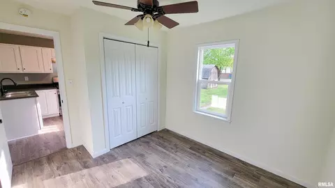 115 Meyer St, Flora, IL 62839 photo 26