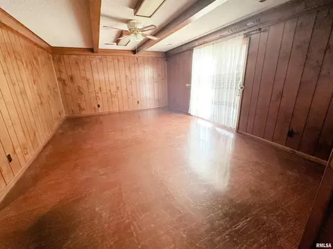 1005 Golf Course Rd, Eldorado, IL 62930 photo 6