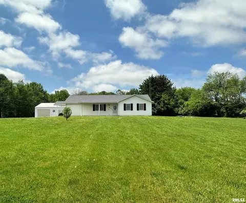 1005 Golf Course Rd, Eldorado, IL 62930
