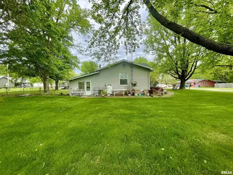 1205 Eads St, Benton, IL 62812 photo 28