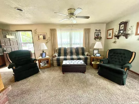 1205 Eads St, Benton, IL 62812 photo 14