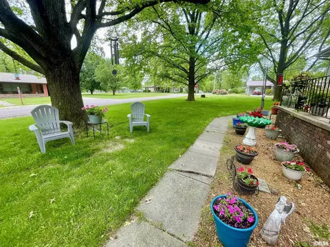 1205 Eads St, Benton, IL 62812 photo 26