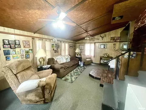 1205 Eads St, Benton, IL 62812 photo 12