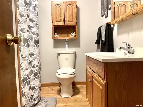 1205 Eads St, Benton, IL 62812 photo 15