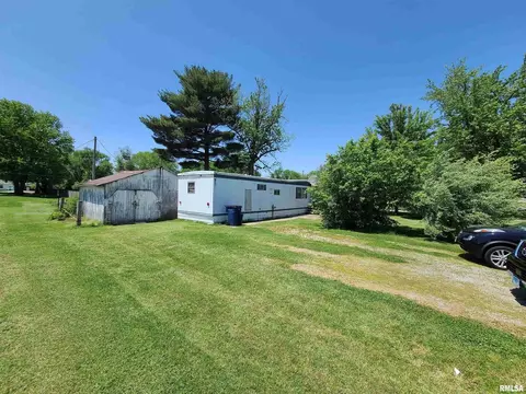 245 N Il-37 Hwy, Bonnie, IL 62816