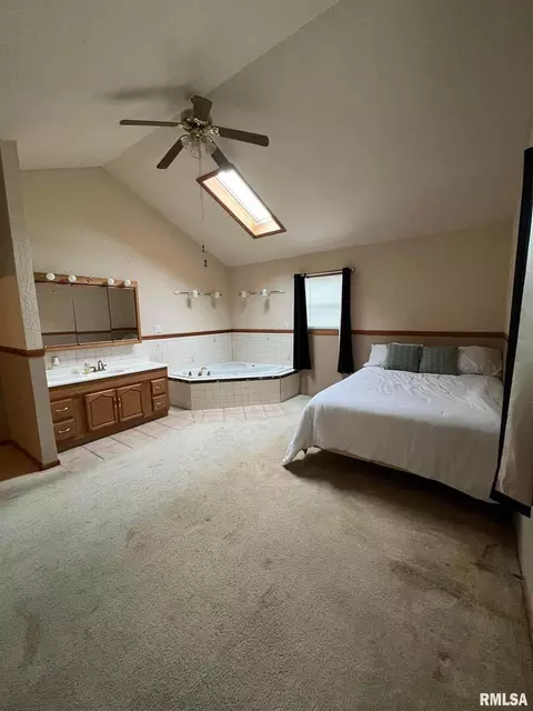 709 E Florence St, Sesser, IL 62884 photo 22