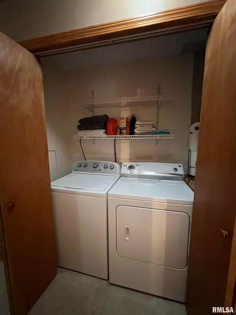 709 E Florence St, Sesser, IL 62884 photo 32