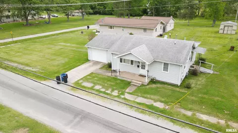 608 N Cochran St, West Frankfort, IL 62896