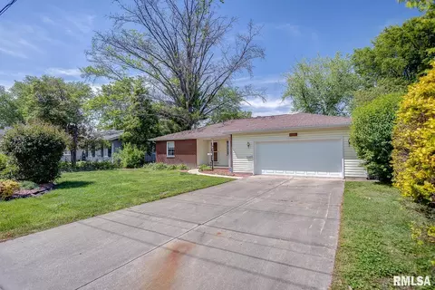 1744 Frazier Ave, Centralia, IL 62801