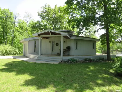 2624 Lakeside Dr, Centralia, IL 62801 photo 1