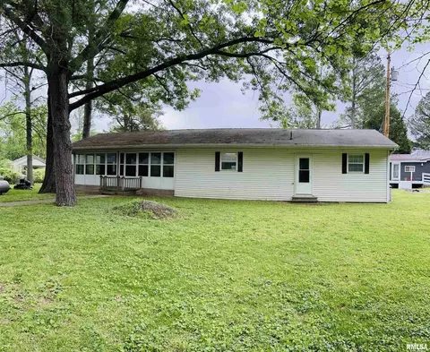 1167 Cricket Ln, Centralia, IL 62801
