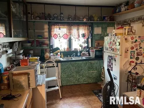 105 E Main St, Whittington, IL 62897 photo 6