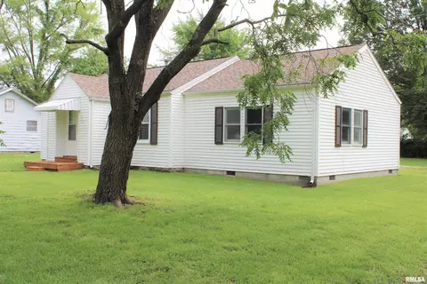 418 Penfield St, Odin, IL 62870