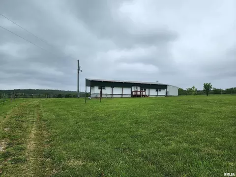 27 Old Tannery Rd, Golconda, IL 62938